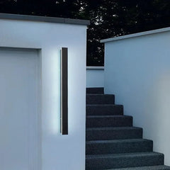 Applique da esterno moderna minimal lineare con sensore di movimento nero