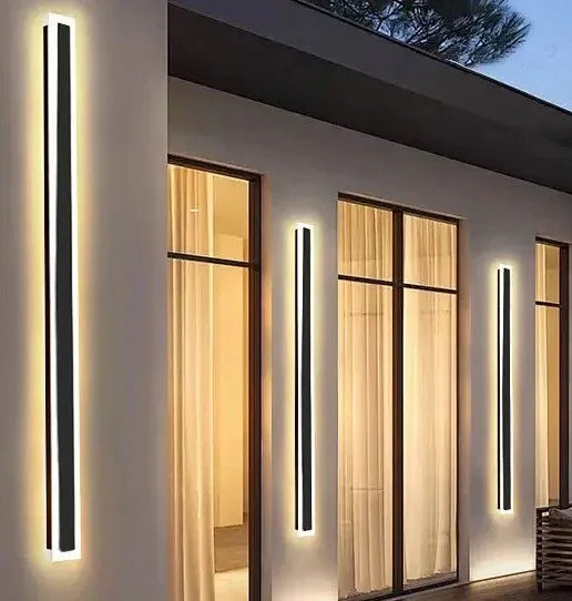 Applique barra LED da esterno a emissione luminosa perimetrale con sensore di movimento