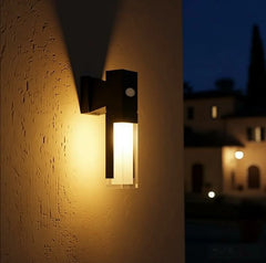 Applique da esterno con sensore di movimento LED a forma di colonna rettangolare nera moderna