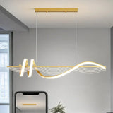 Lampadario Metallo Bianco a Linea Irregolare