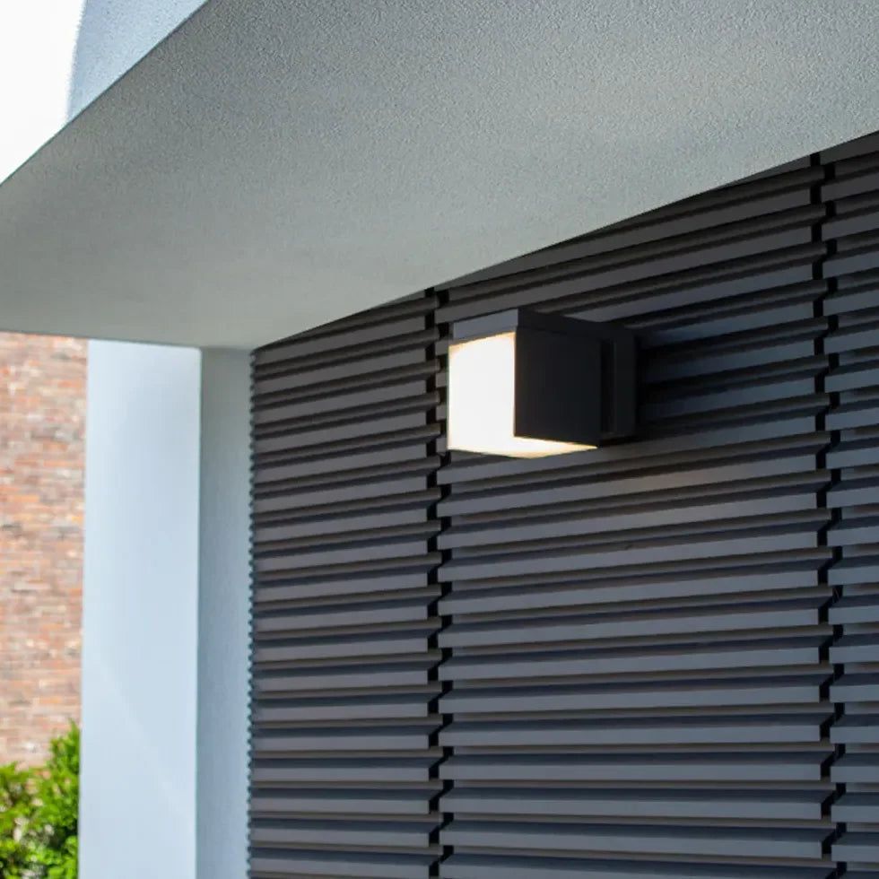 Applique da Esterno Cubo LED in Metallo Nero Design Moderno