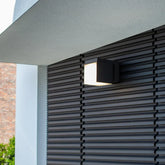 Applique da Esterno Cubo LED in Metallo Nero Design Moderno