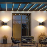 Applique LED Solare Up Down Moderna in Metallo Nero per Esterno