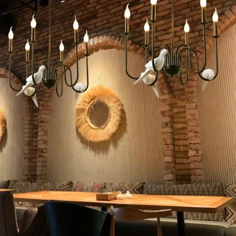 Lampadario Stile Industriale con Decorazione Uccelli per Ristorante