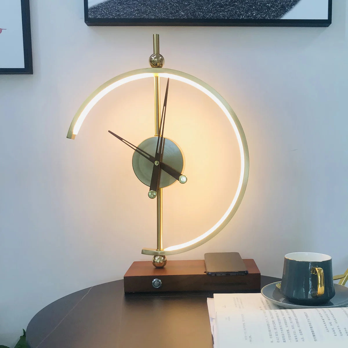 Lampada di orologio con ricarica wireless