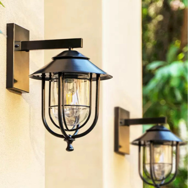 Applique da Esterno Nera LED in Stile Industriale in Metallo a Lanterna  –  Luce Tricolore