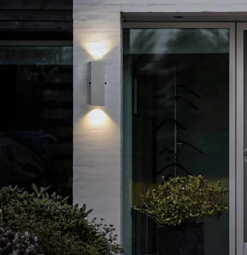 Applique Da Parete Doppia Luce LED Minimal Per Esterno