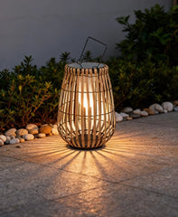 Lanterna da esterno solare in bambù dal design naturale per terrazzo