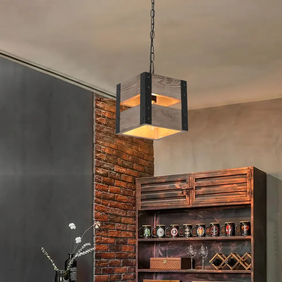 Lampadari in Legno Rustico con Forma Cubica