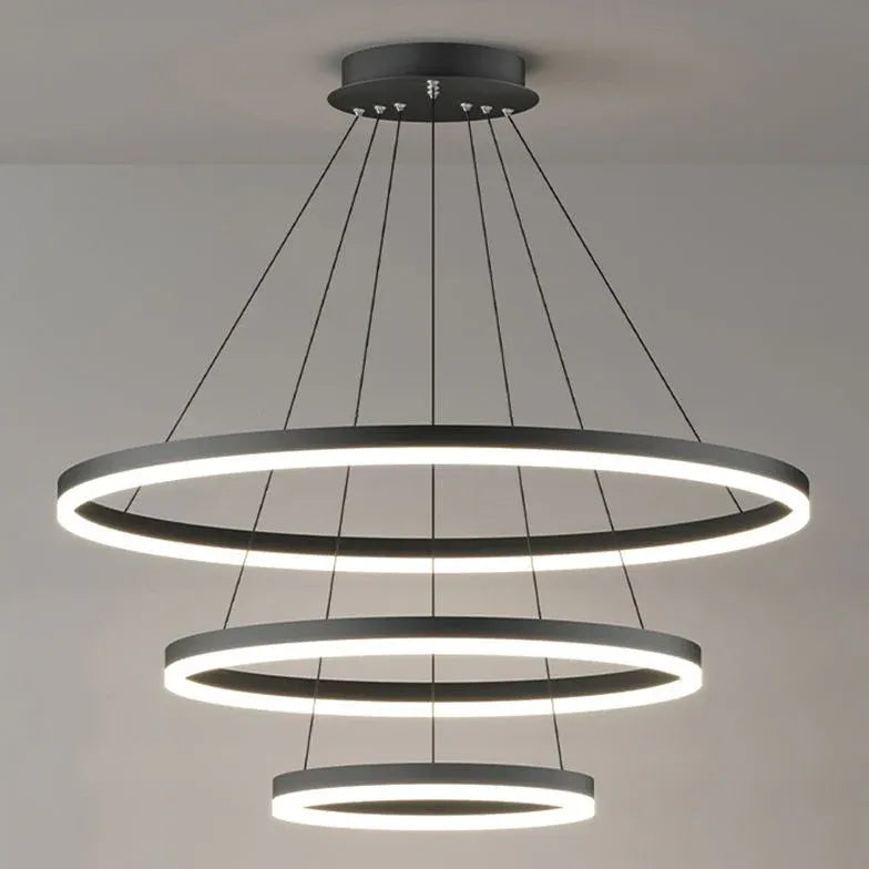 Lampadario moderno grande Anelli neri eleganti