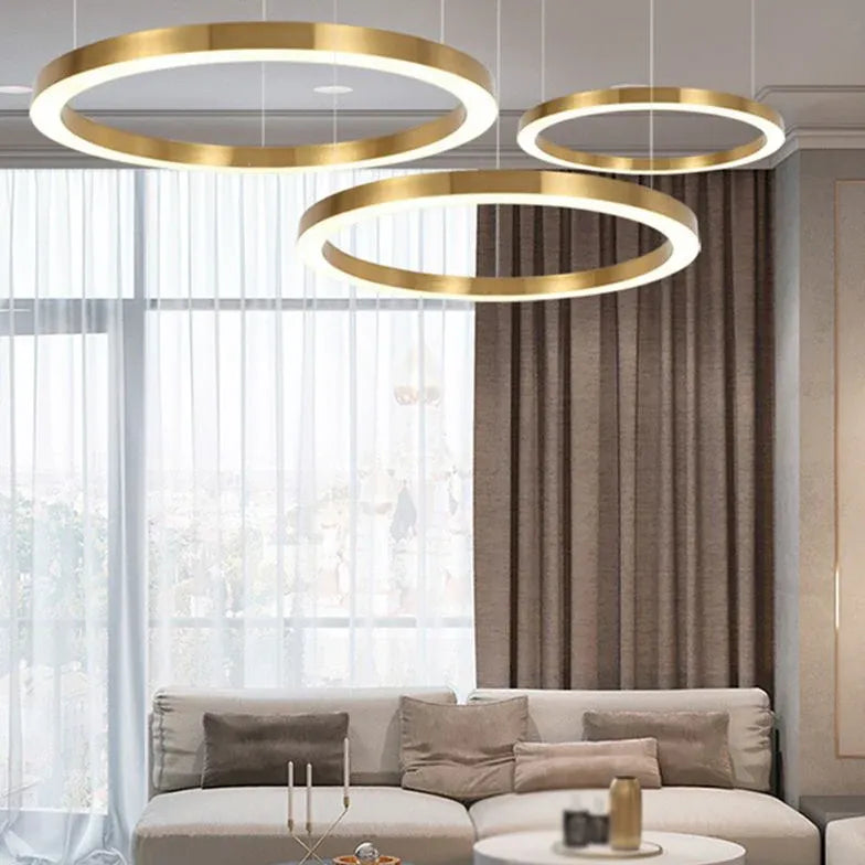 Lampadari moderni molto luminosi anello dorato elegante