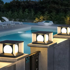 Lampade a Colonna Solari da Esterno in Metallo a Cubo