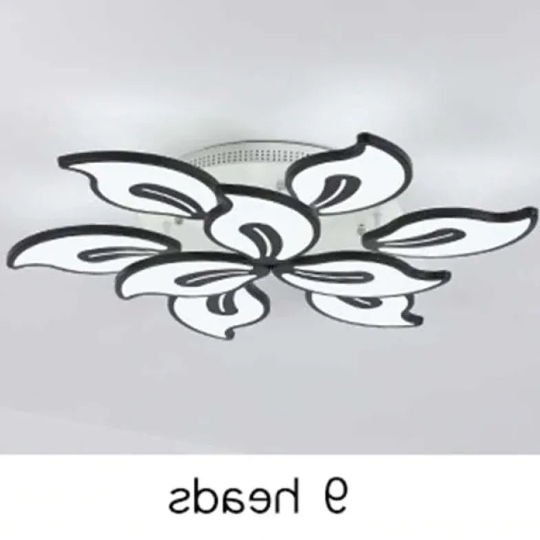 Lampadario Elegante Salotto Fiori Bianchi Decorazioni Raffinate