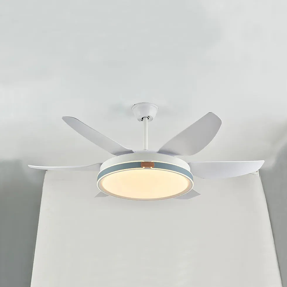 Ventilatori da soffitto con luce Stile Moderno