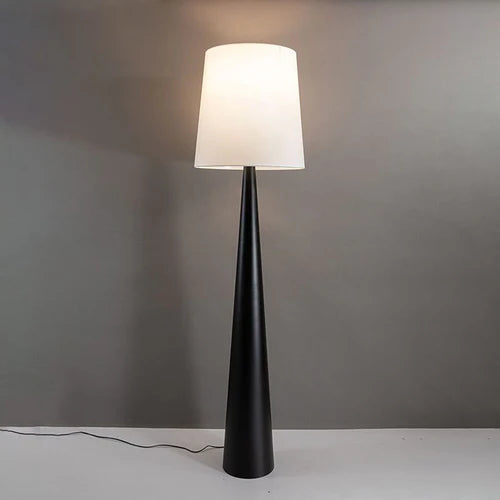 Lampada cilindrica bianca a forma di cono nero