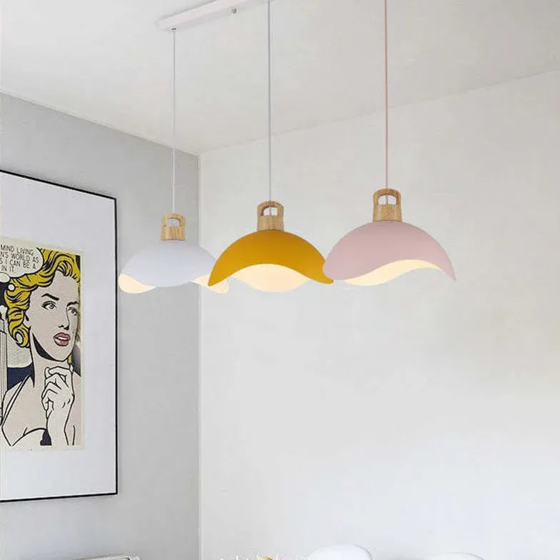 Lampadario moderno a soffitto design semicerchio