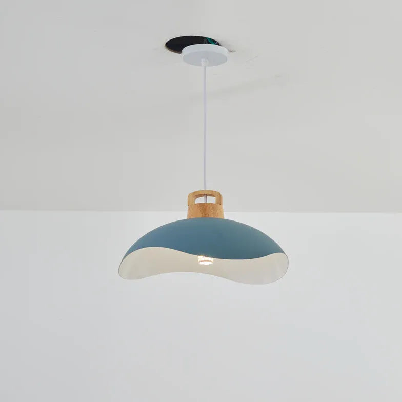 Lampadario moderno a soffitto design semicerchio