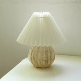 Lampada da tavolo naturale a pieghe di carta rattan