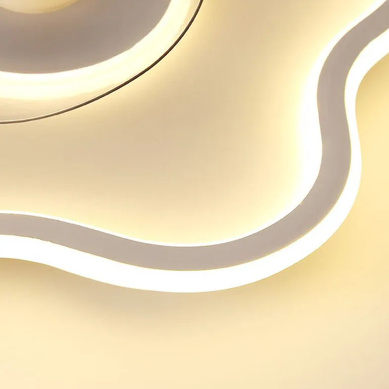 Ventola del soffitto a forma irregolare con luce