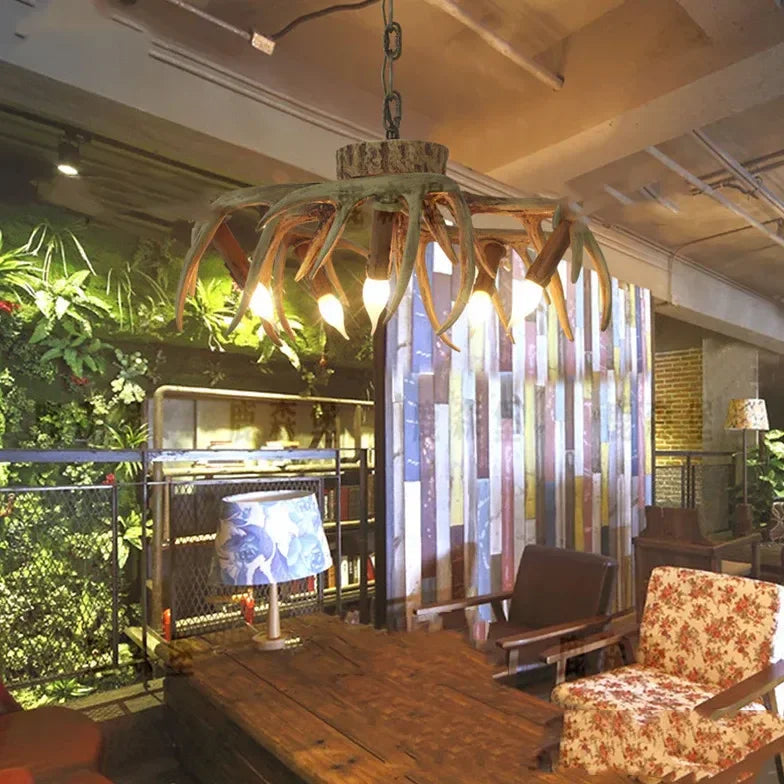 Lampadario Legno Antico a Forma di Corna