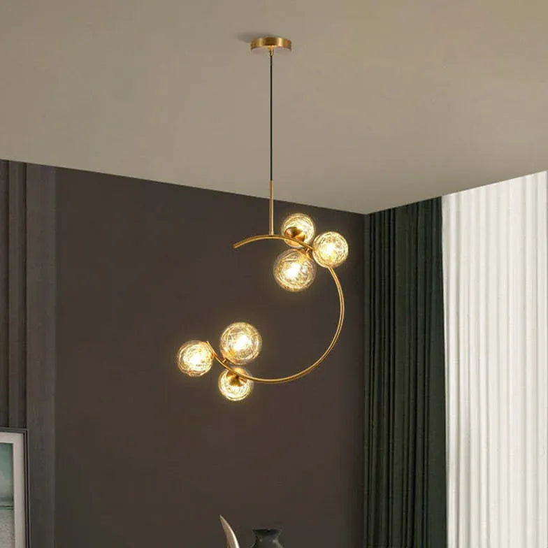 Lampadario Sfere Bianche Design Elegante e Moderno