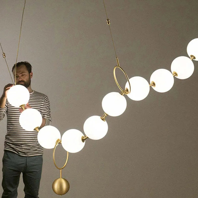 Lampadario a sfera moderno con multipli acrilici