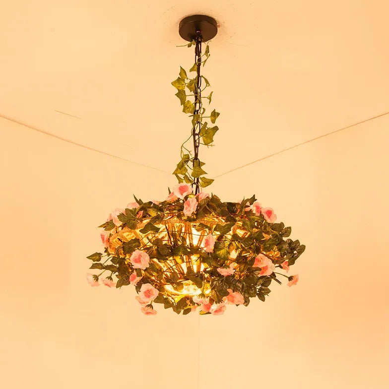 Lampadario Grande Vintage con Fiori Eleganti