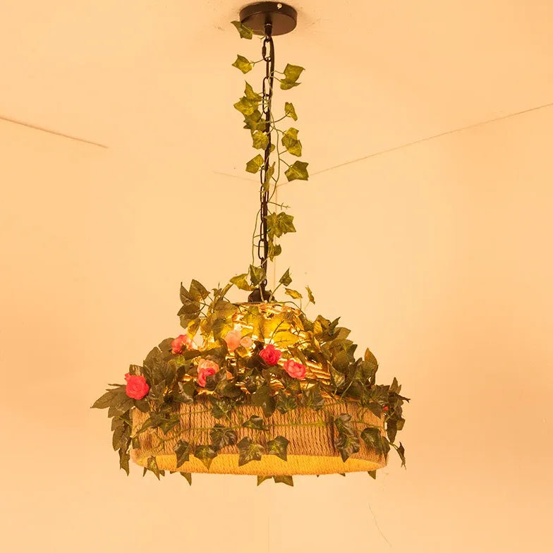 Lampadario Grande Vintage con Fiori Eleganti