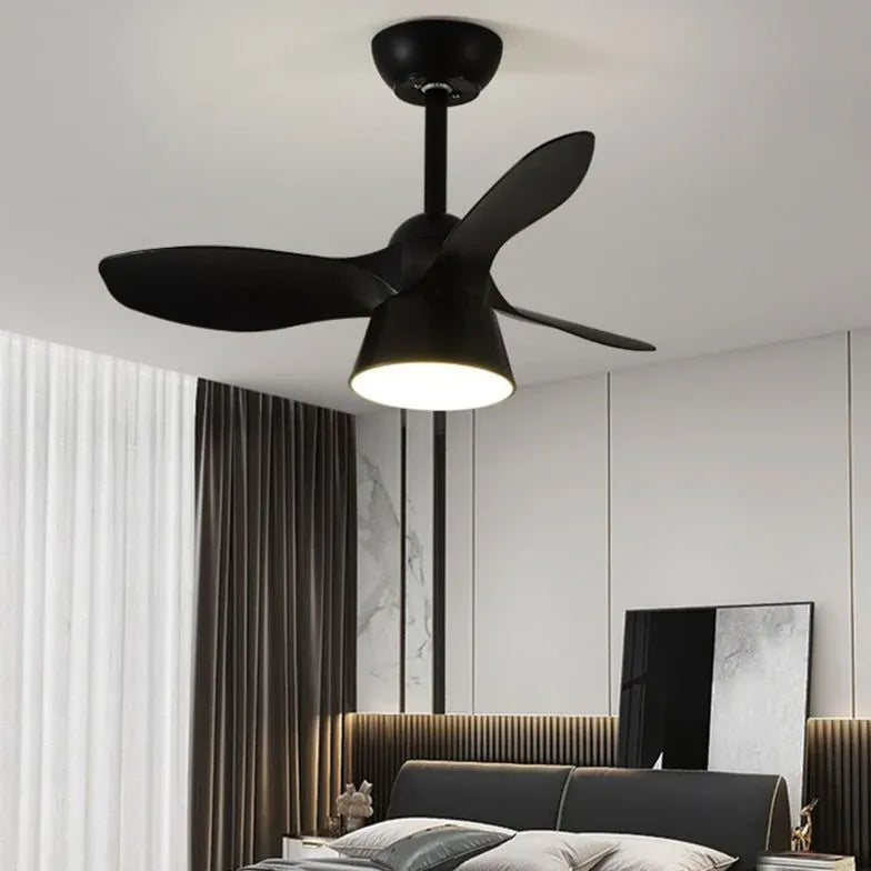 Ventilatore a soffitto minimalista a tre pale con luce